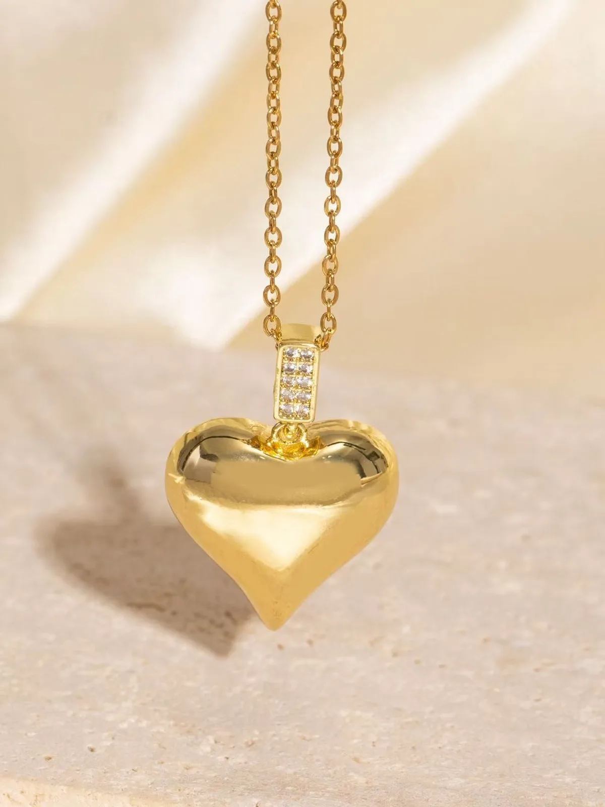 Corazón lleno · collar dorado